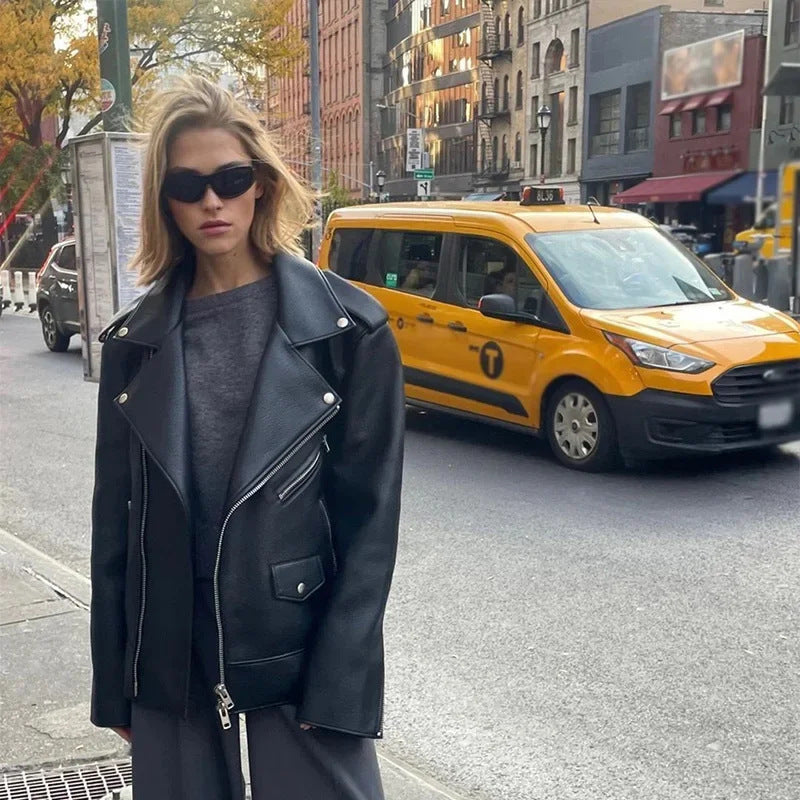 Isabella – Moderne Dames Korte Leren Look Jas