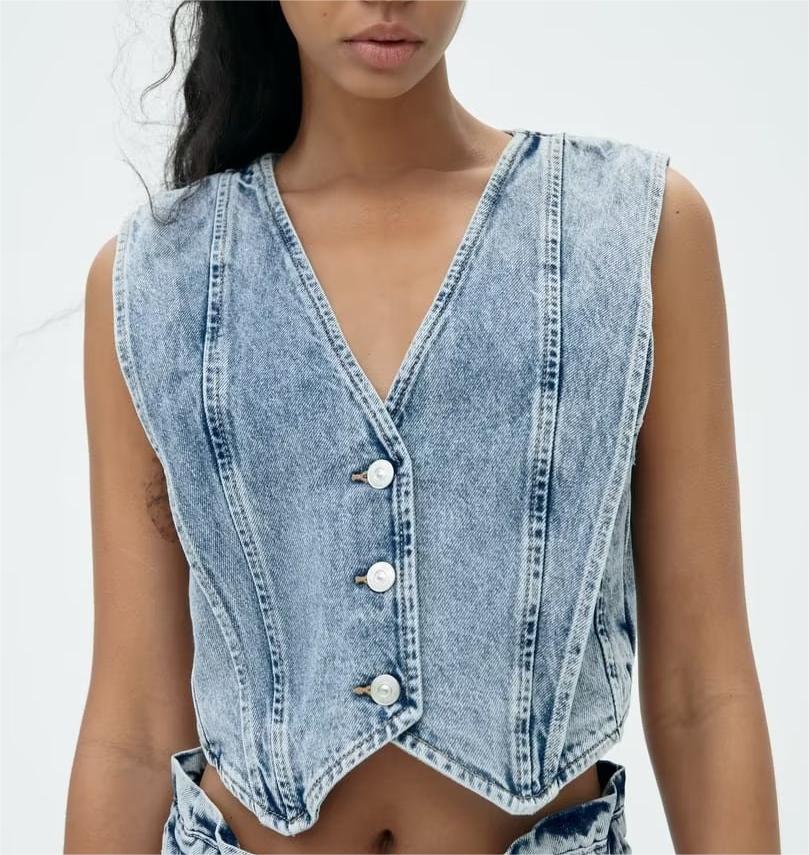 Chiara – Lichtblauwe Cropped Denim Damesvest