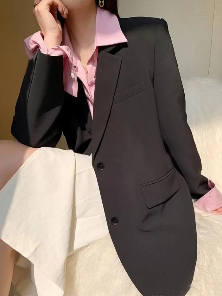 Isabella – Getailleerde Lange Blazer voor Dames met Enkelsluiting