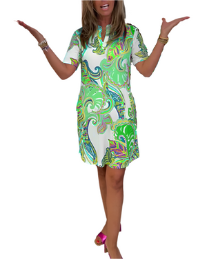 Élodie – Getailleerde Damesjurk met Vrolijke Print