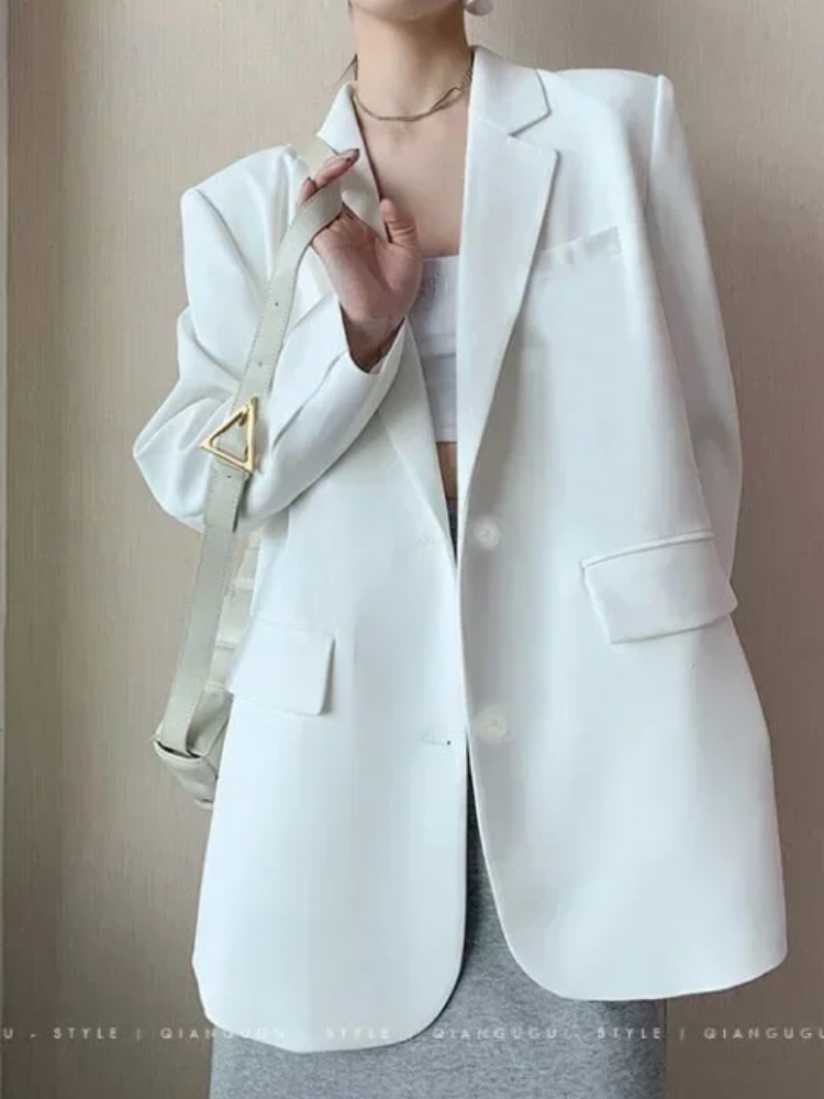 Isabella – Getailleerde Lange Blazer voor Dames met Enkelsluiting