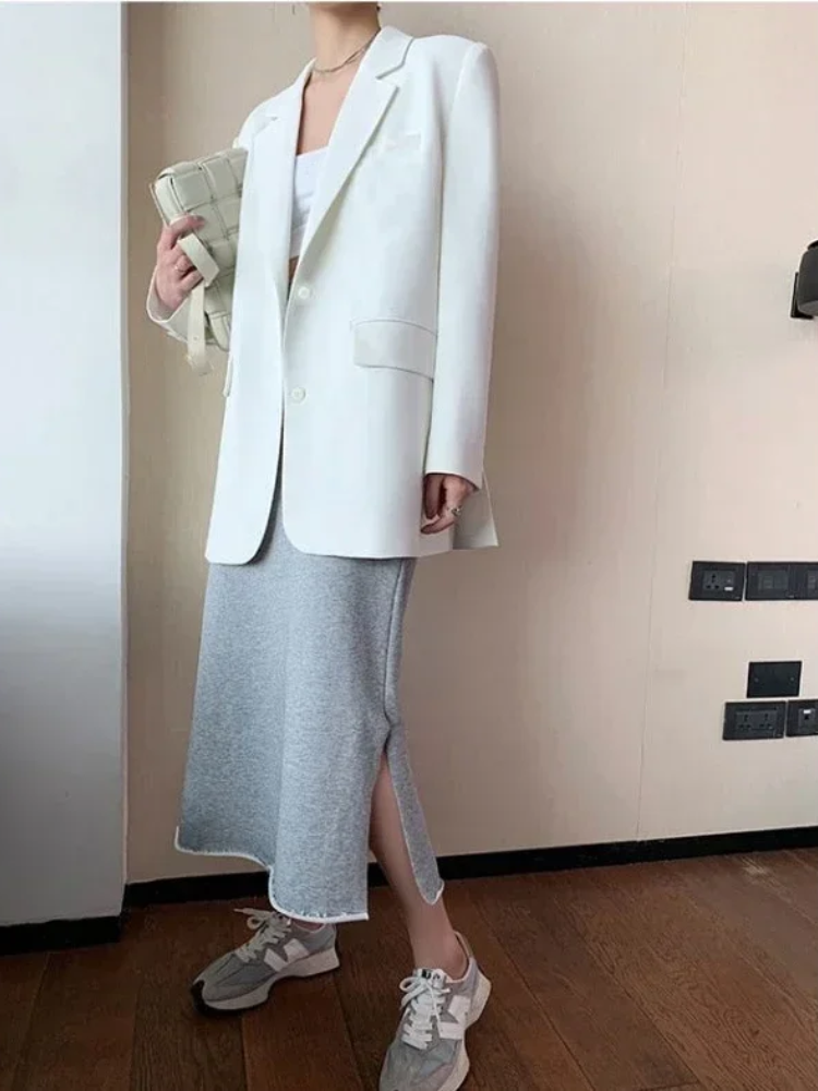 Isabella – Getailleerde Lange Blazer voor Dames met Enkelsluiting