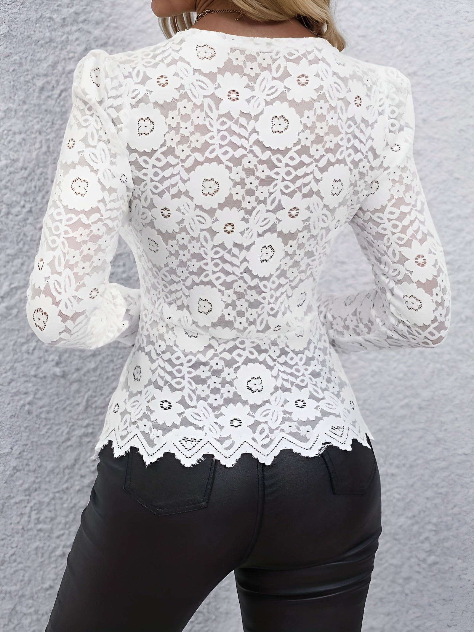Amara – Elegante V-Hals Dames Top met Lange Mouwen