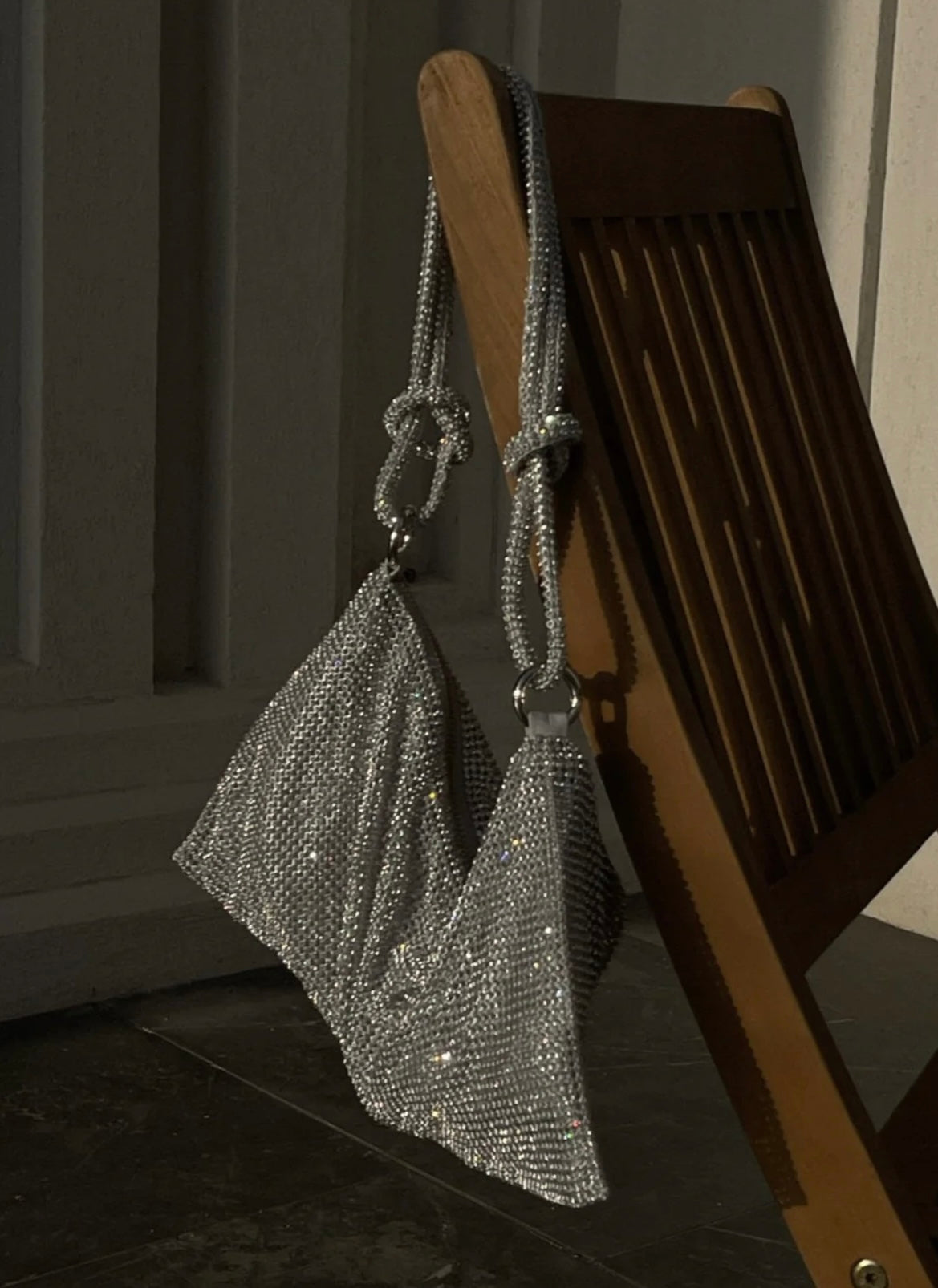 Alessia – Stralende Zilveren Avondtas voor Dames