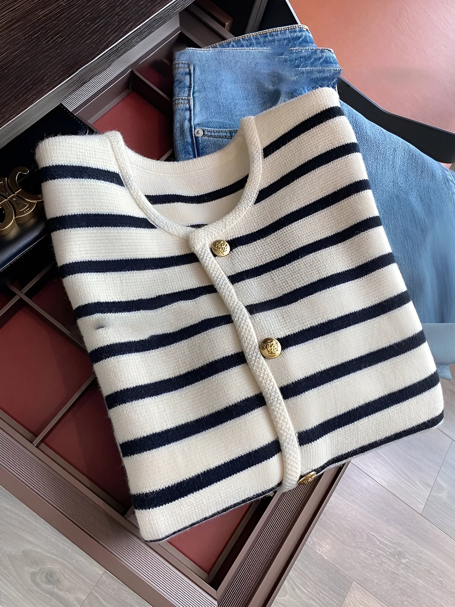 Isabella – Gestreept Gebreid Damesvest voor Lente