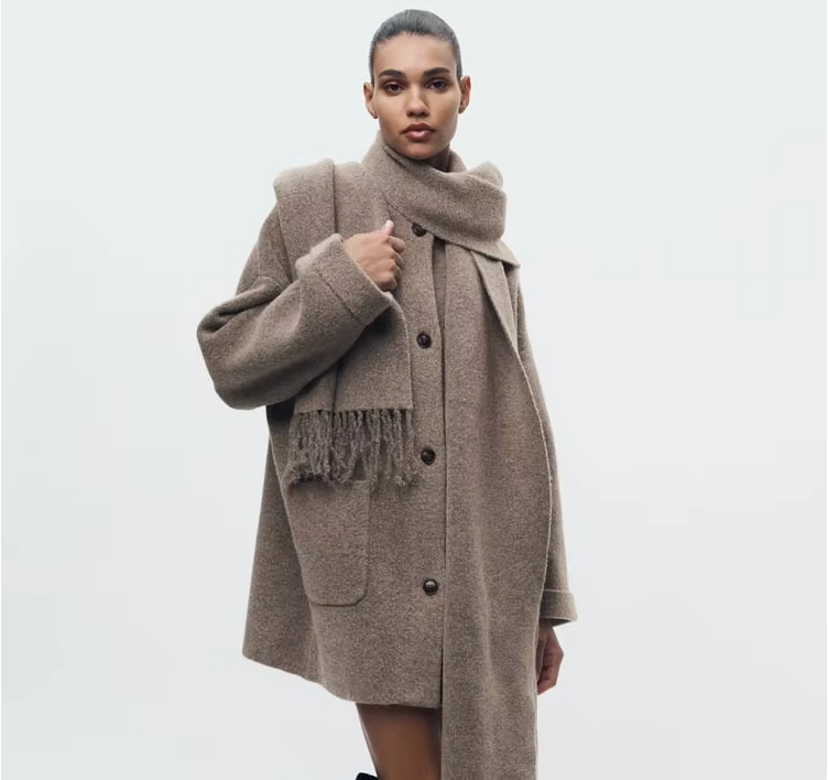 Elena – Comfortabele Damescardigan met Ingebouwde Sjaal