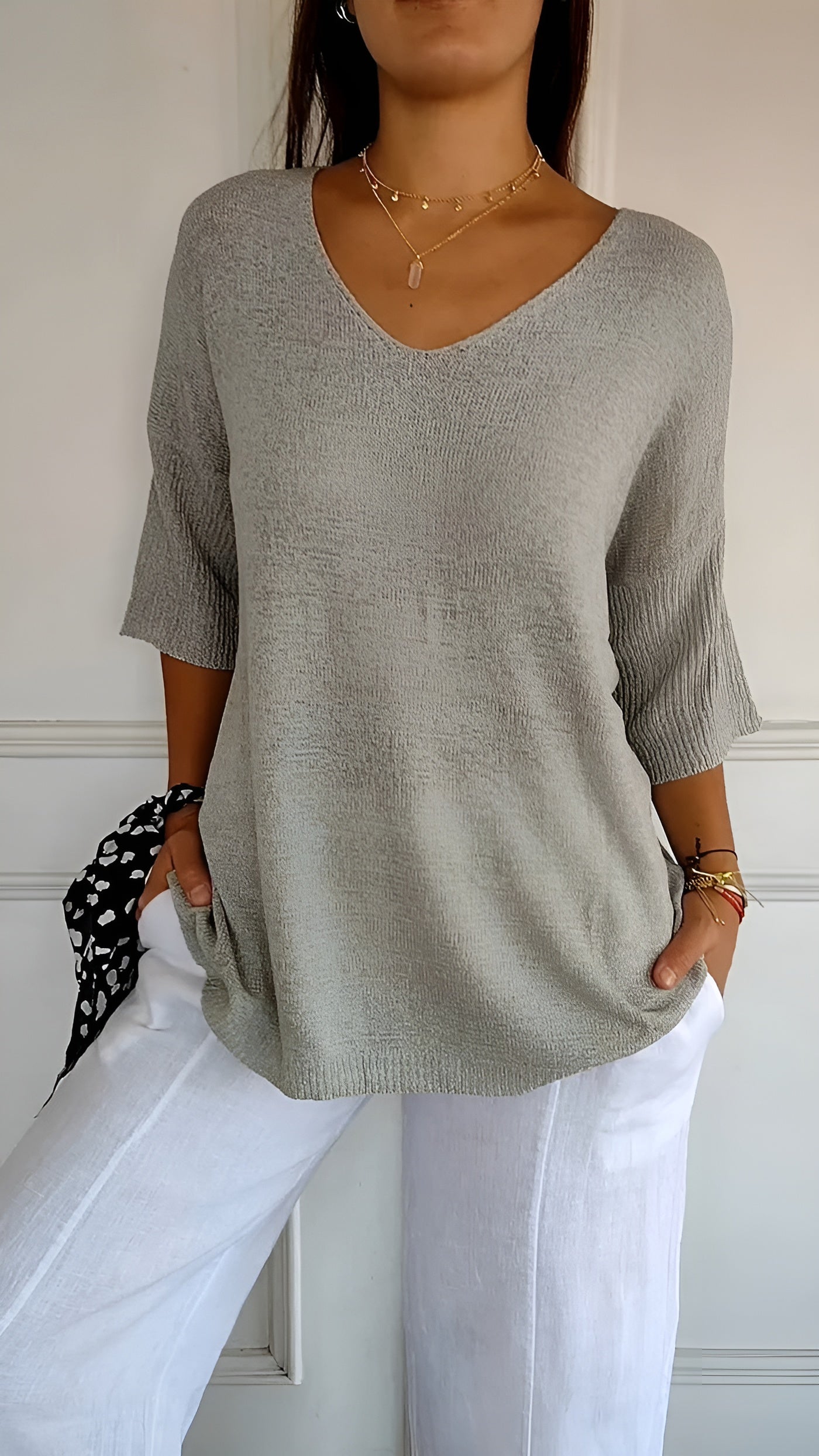 Isabella – Zachte Gebreide Dames Top met V-Hals en Mouwloos Design