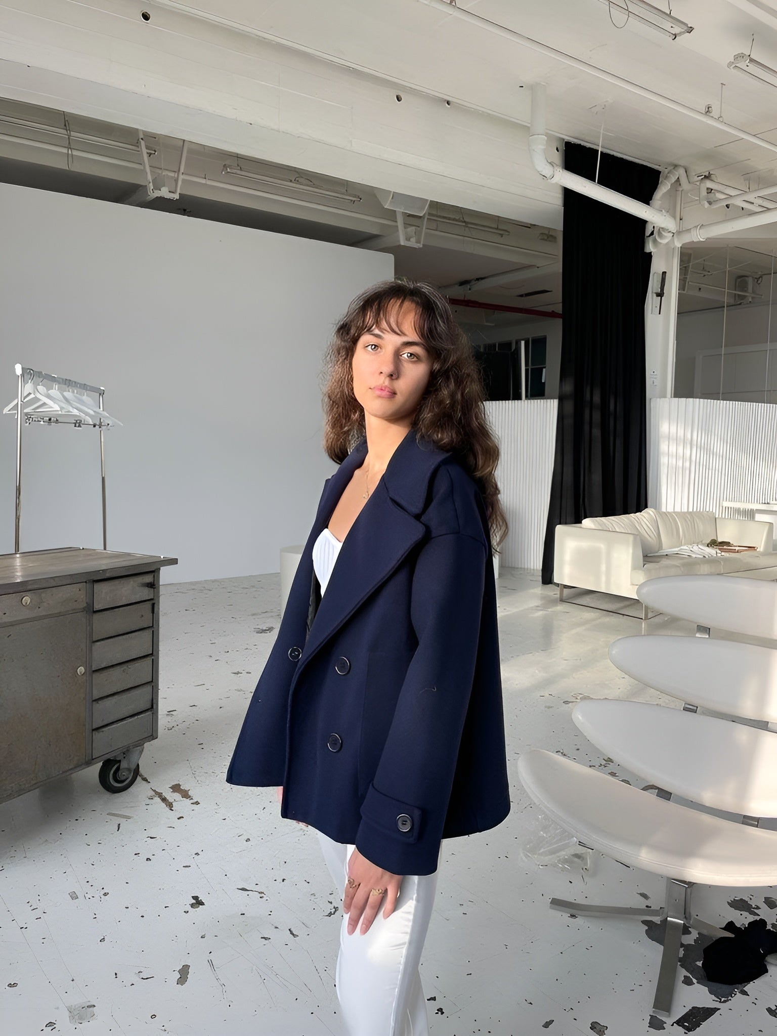 Clara – Donkerblauwe Dames Trenchcoat voor Elke Gelegenheid