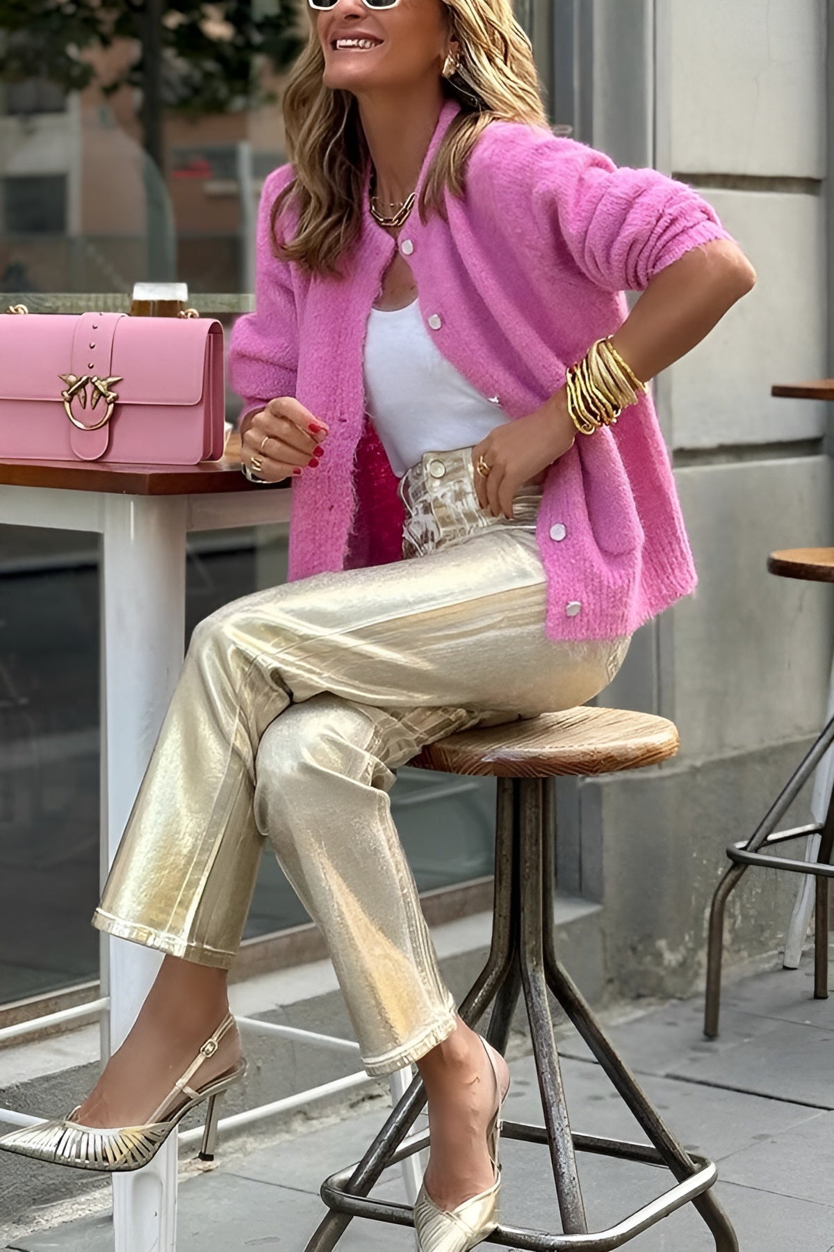 Sofia – Gebreid Roze Damesvest met Losse Pasvorm