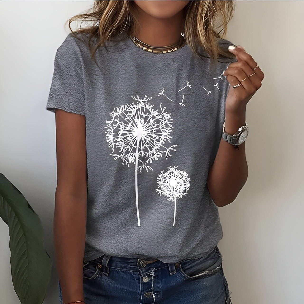 Isabella – Droomachtig Paardenbloem T-shirt voor Dames