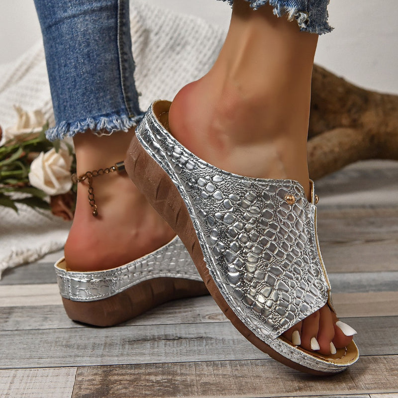 SofiaZeppe™ Peep Toe instapsandalen met sleehak