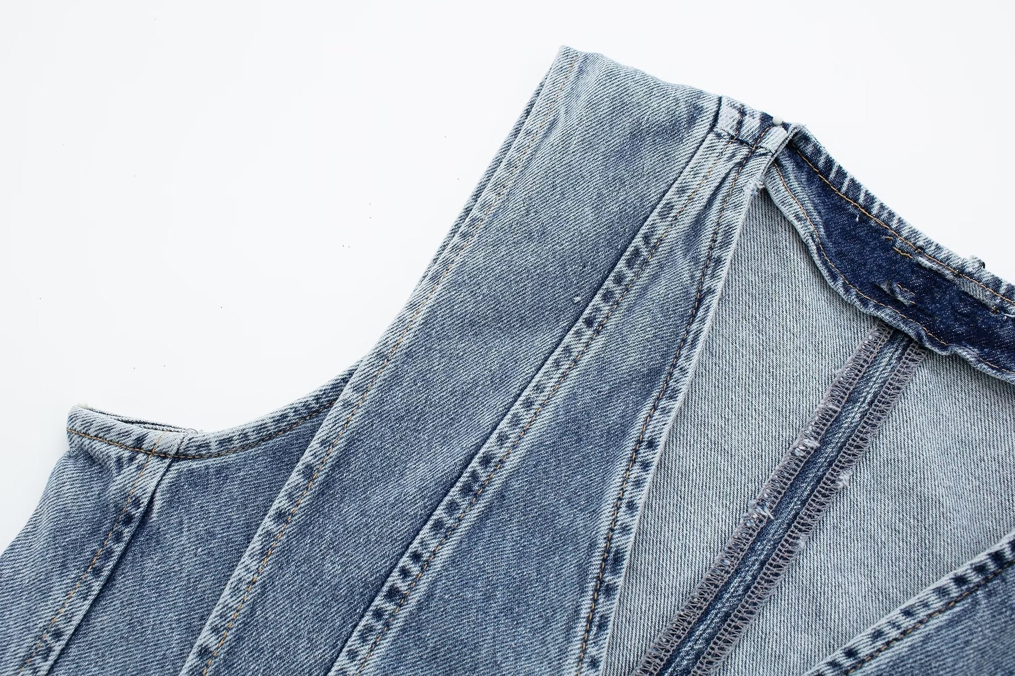 Chiara – Lichtblauwe Cropped Denim Damesvest