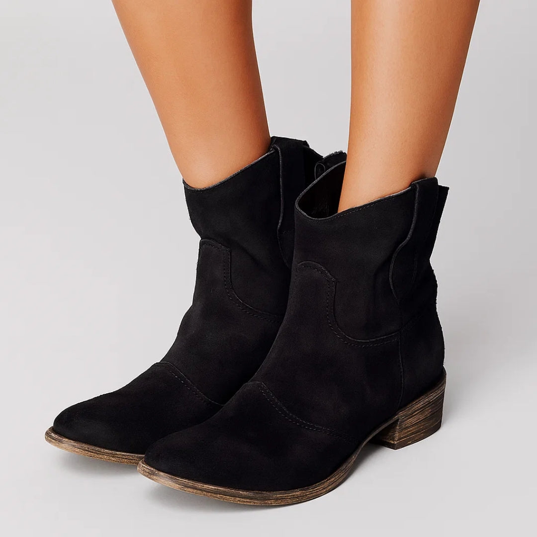 Zoey – Dames Enkellaarzen met Western-Accent