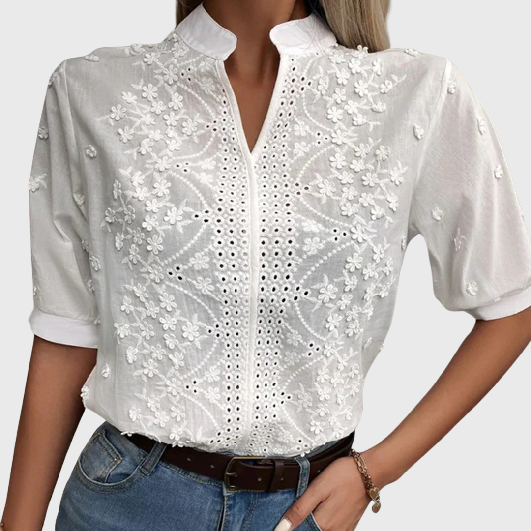 Camille – Losvallende Damesblouse in Wit