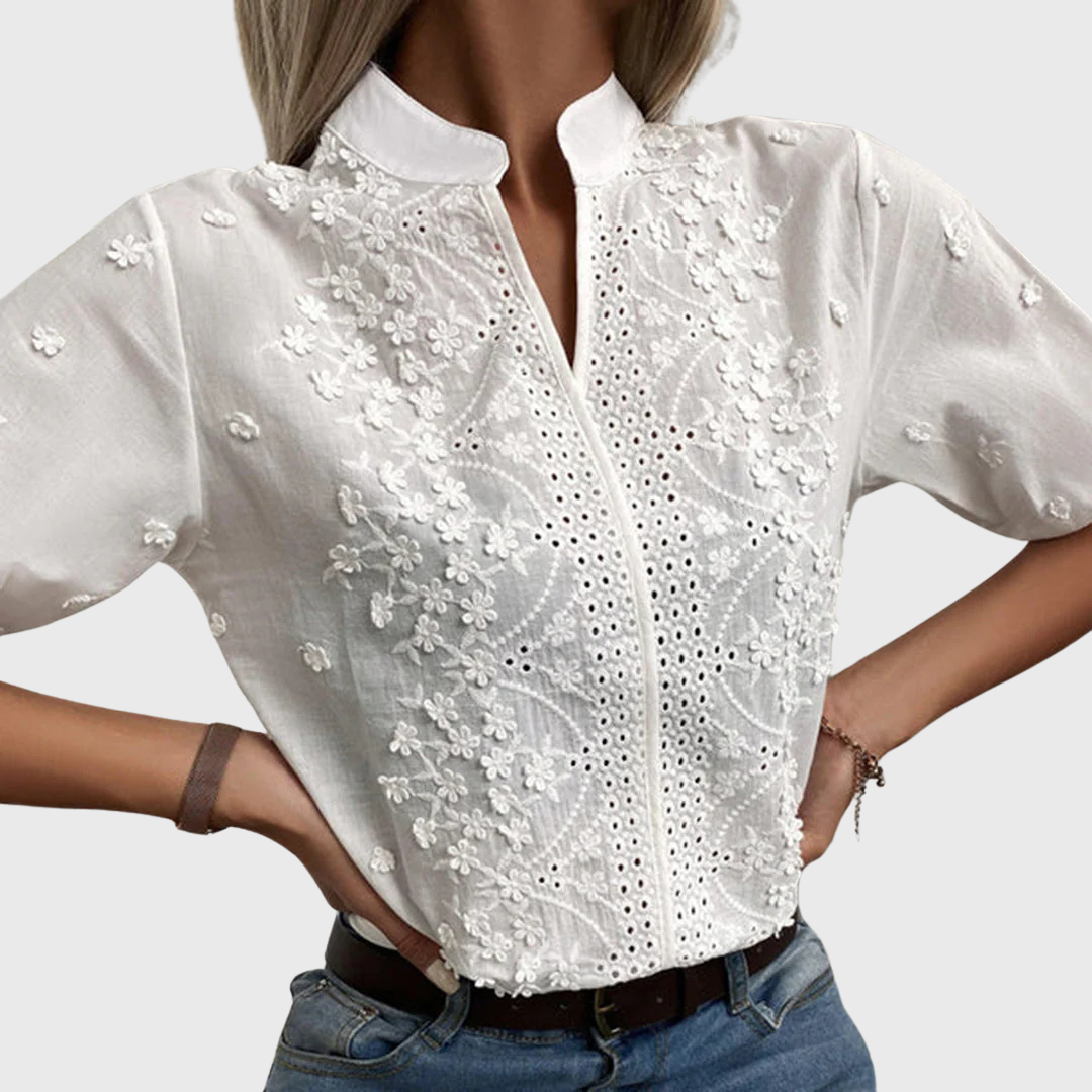 Camille – Losvallende Damesblouse in Wit