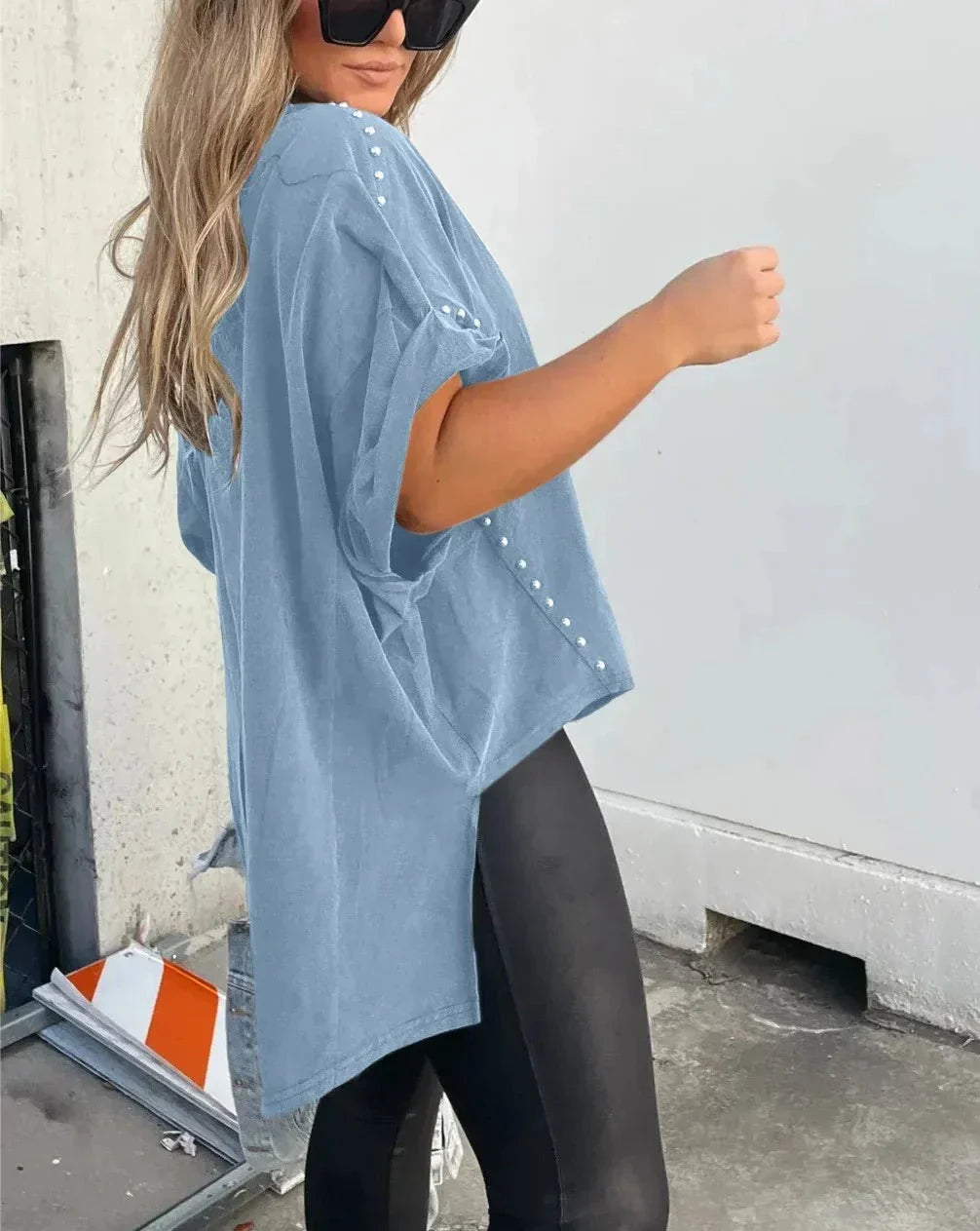 Camille – Oversized Studded Damesblouse