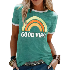 Kiyara – Dames T-shirt met Regenboogprint  en Positieve Quote