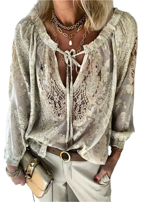 Marta – Damesblouse met verfijnde kanten details