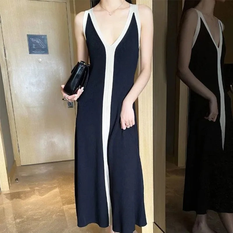 Giulia – Verleidelijke Zwarte Maxi Jurk met V-hals & Split