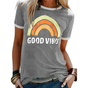 Kiyara – Dames T-shirt met Regenboogprint  en Positieve Quote