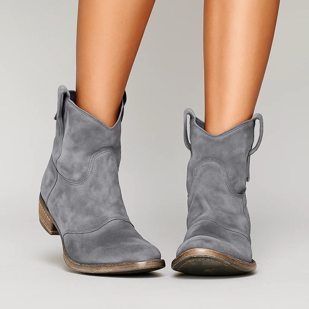 Zoey – Dames Enkellaarzen met Western-Accent