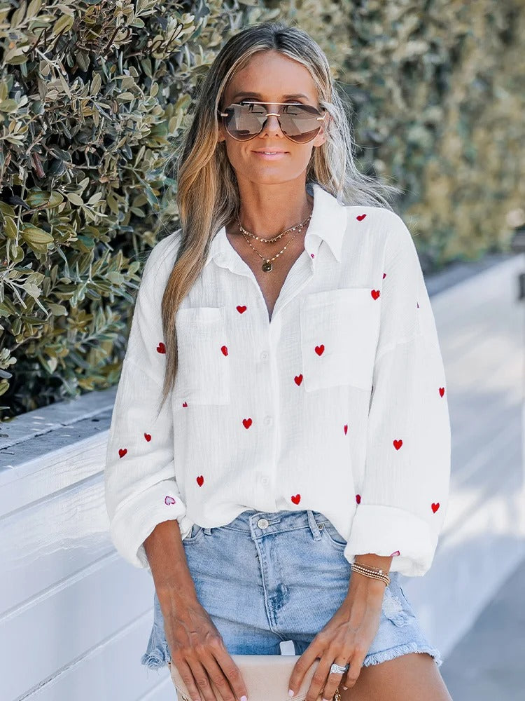 Camille – Zachte Katoenen Damesblouse met Hartjesprint