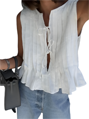 Lucia – Elegante Dames Set met Strikdetail en Plooirok