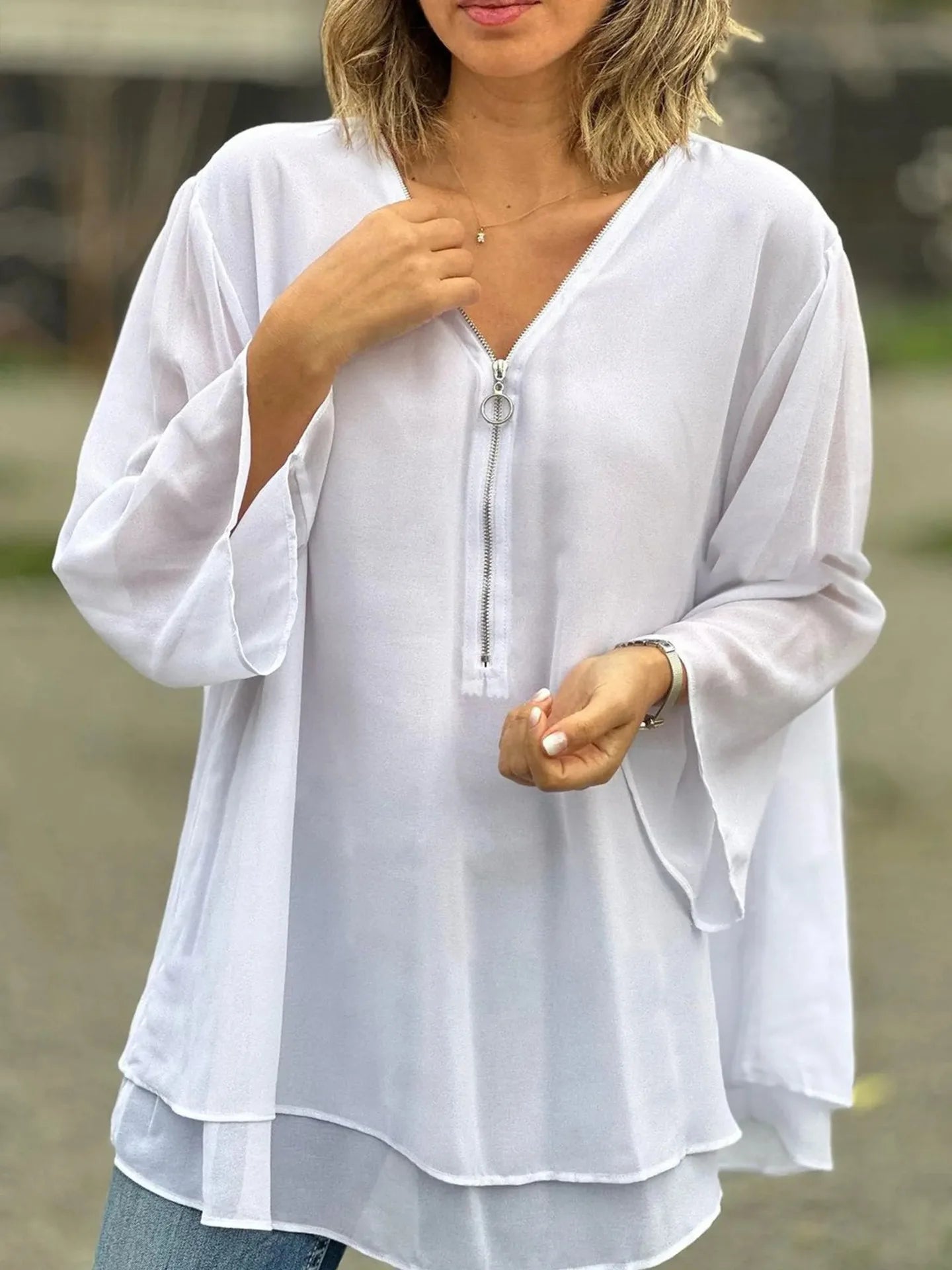 Jilainne – Losvallende Dames Blouse met Rits in Plus Size
