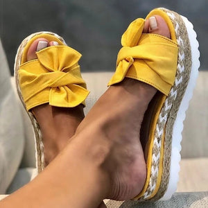 Isabella – Elegante Dames Sleehak Sandalen met Strikdetail