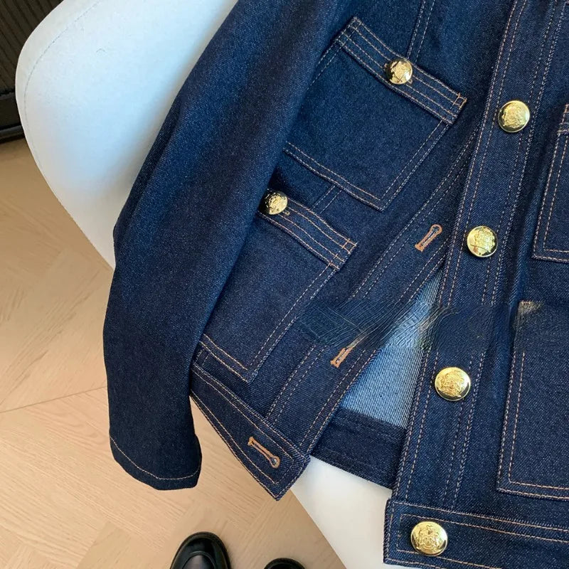 Elena – Getailleerd Damesvest met Knopen