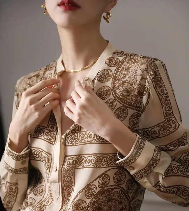 Isabella – Elegante Dames Blouse met Lange Mouwen en Print