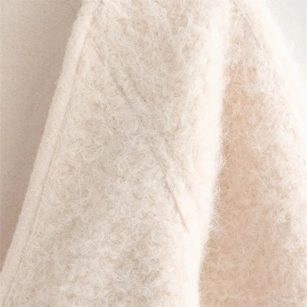Sofia – Beige Slim-Fit Vest met Decoratieve Bandjes