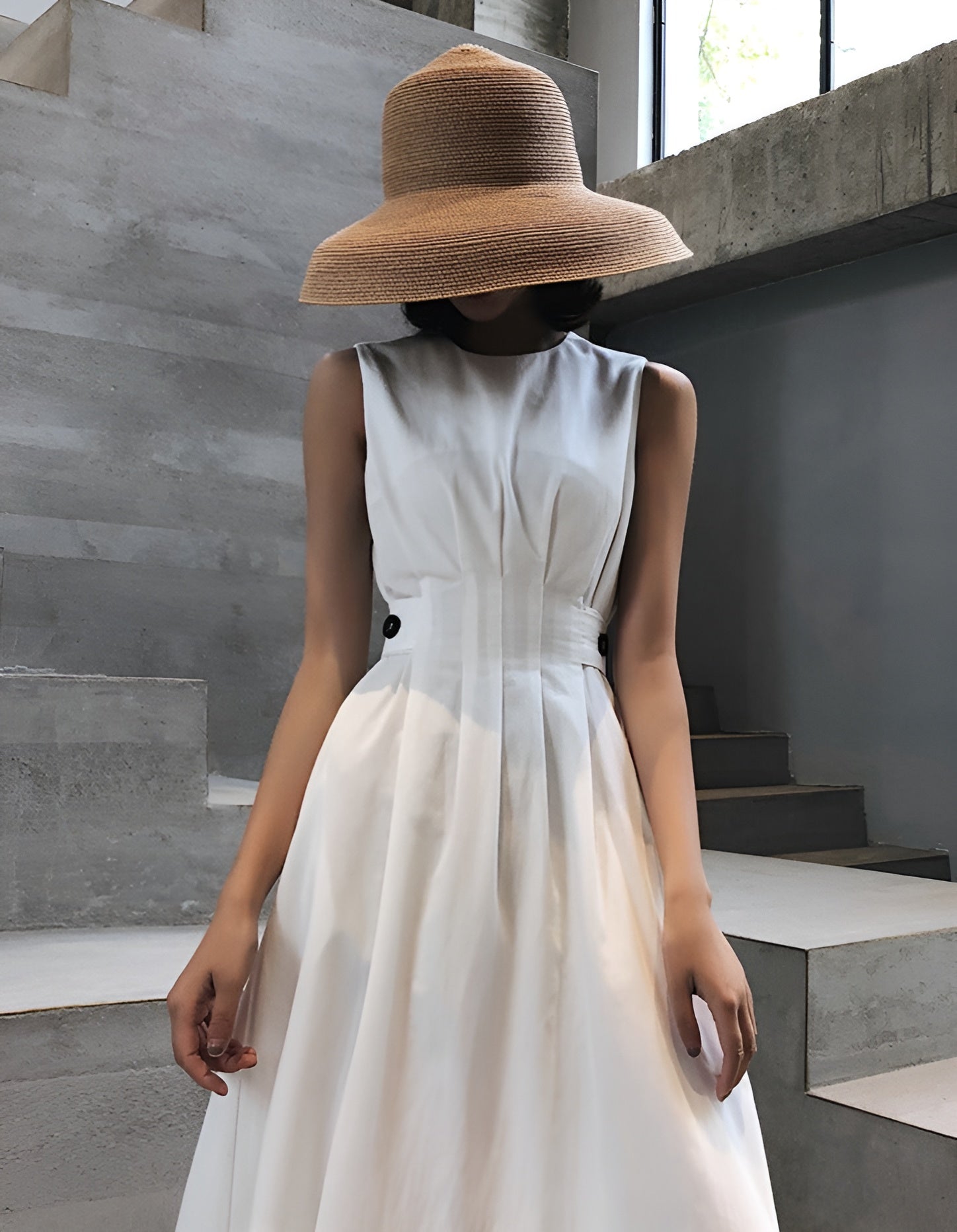 Elena – Elegante Zwart-Witte Mouwloze Jurk voor Dames