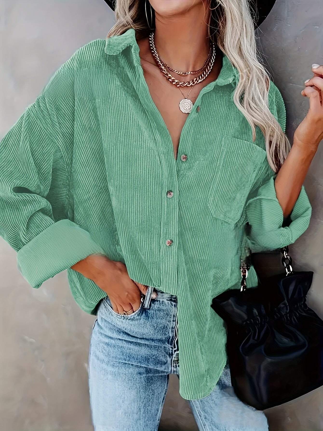 Sofia – Oversized Corduroy Damesblouse