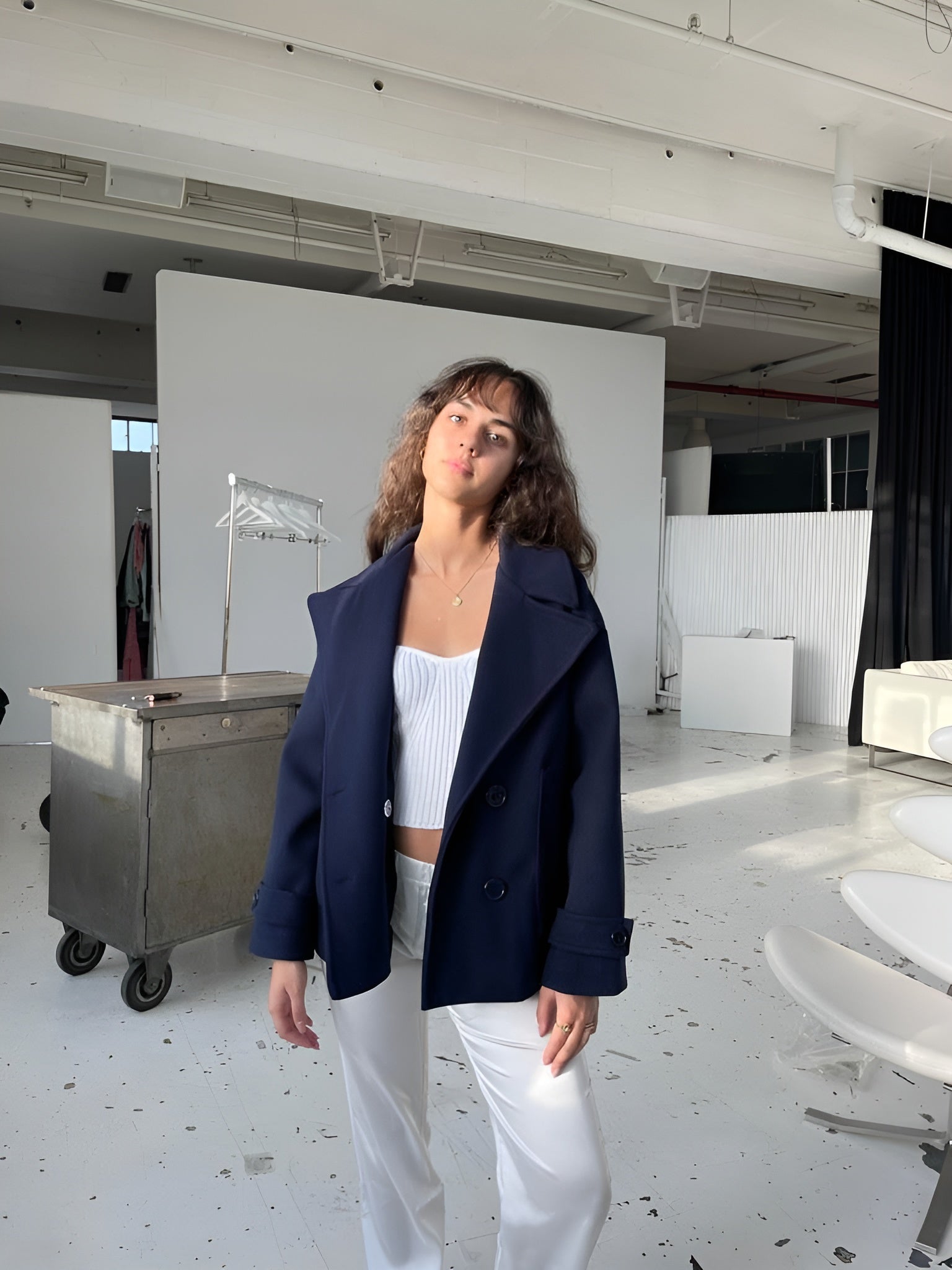 Clara – Donkerblauwe Dames Trenchcoat voor Elke Gelegenheid