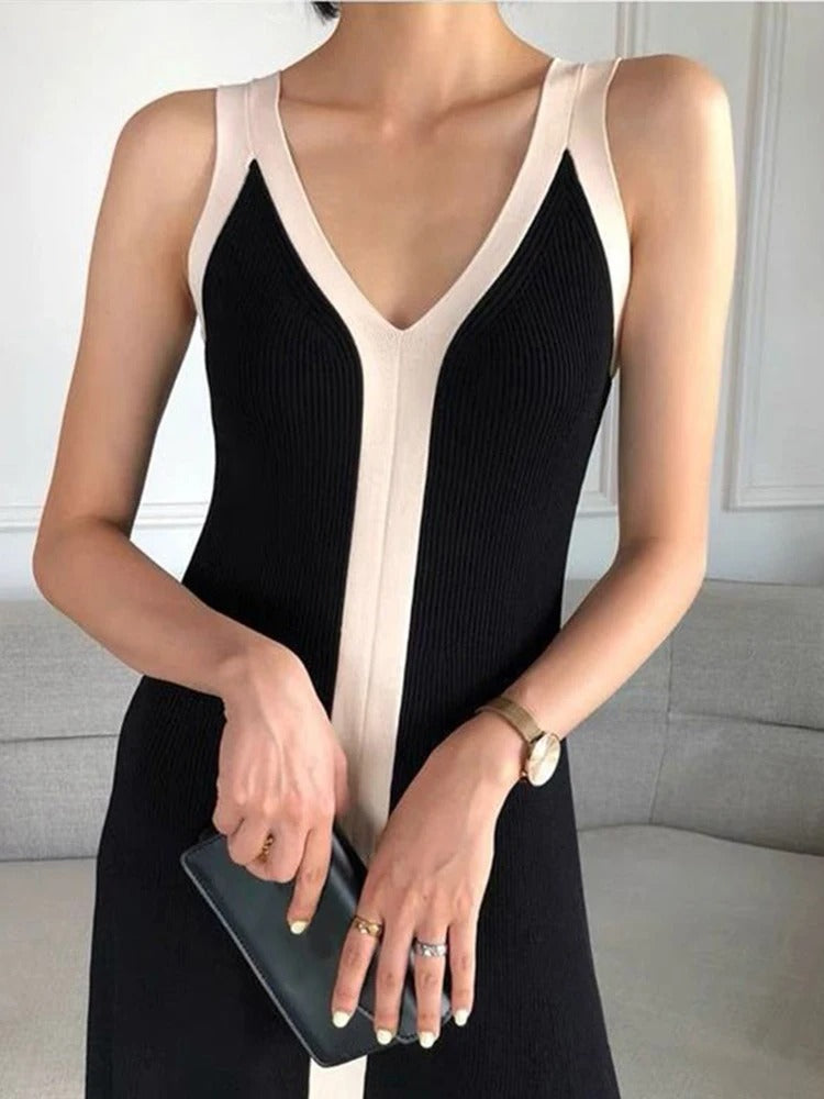 Giulia – Verleidelijke Zwarte Maxi Jurk met V-hals & Split