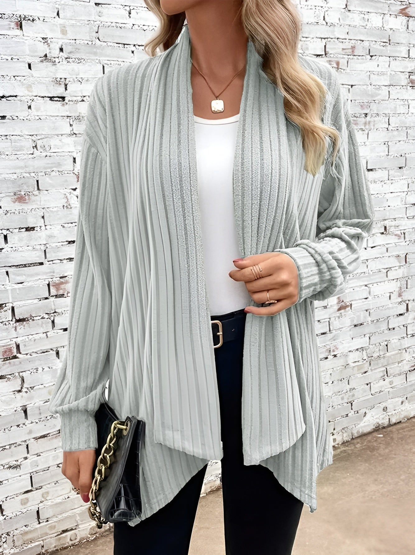 Aina – Luxe Ribgebreide Damesvest