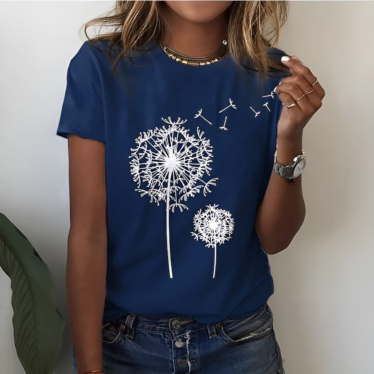 Isabella – Droomachtig Paardenbloem T-shirt voor Dames